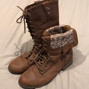 Combat boots